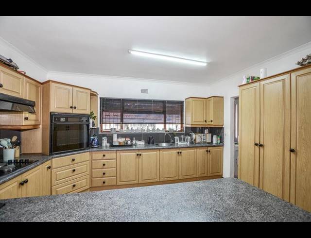 4 BEDROOM PROPERTY TO RENT IN DE TIJGER